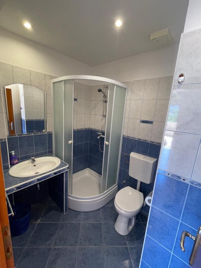 Apartments Belic With Pool Jelsa  Exterior foto